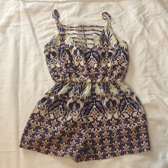 Romper - Picture 2 of 3